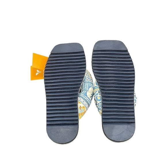 Farm Rio Navy Puffy Blue Palm Tree Printed Flip Flop Sandals Size 9 NWT - Picture 7 of 9